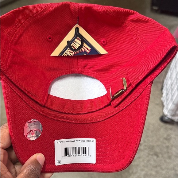 Cincinnati Reds Cap with White Embroidered Logo new with tag - Picture 2 of 2